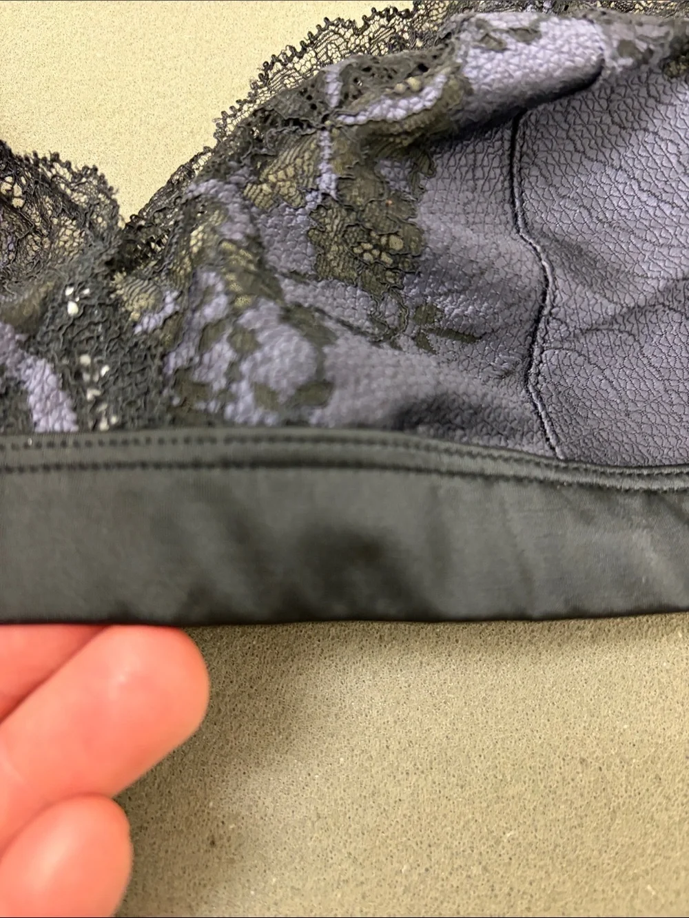 Wacoal Purple Lace-Overlay Bralette with Black Trim. Size 34 A/B